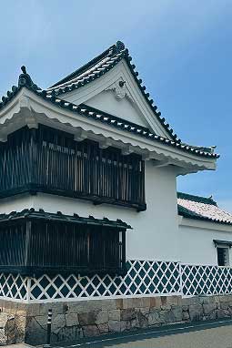 萩博物館に復元されている旧大野毛利家屋敷で三の丸の隅櫓（物見櫓）